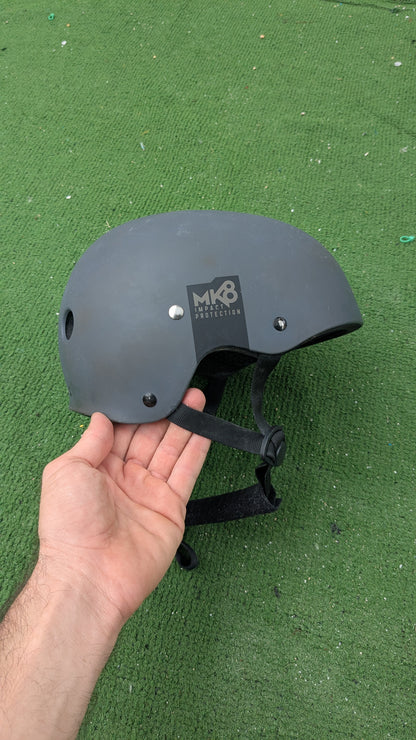 MYSTIC MK8 HELMET SIZE M - USADO