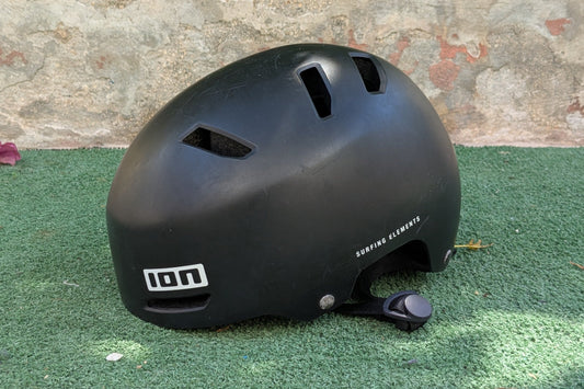 ION X WIP HELMET SIZE S-M - USADO